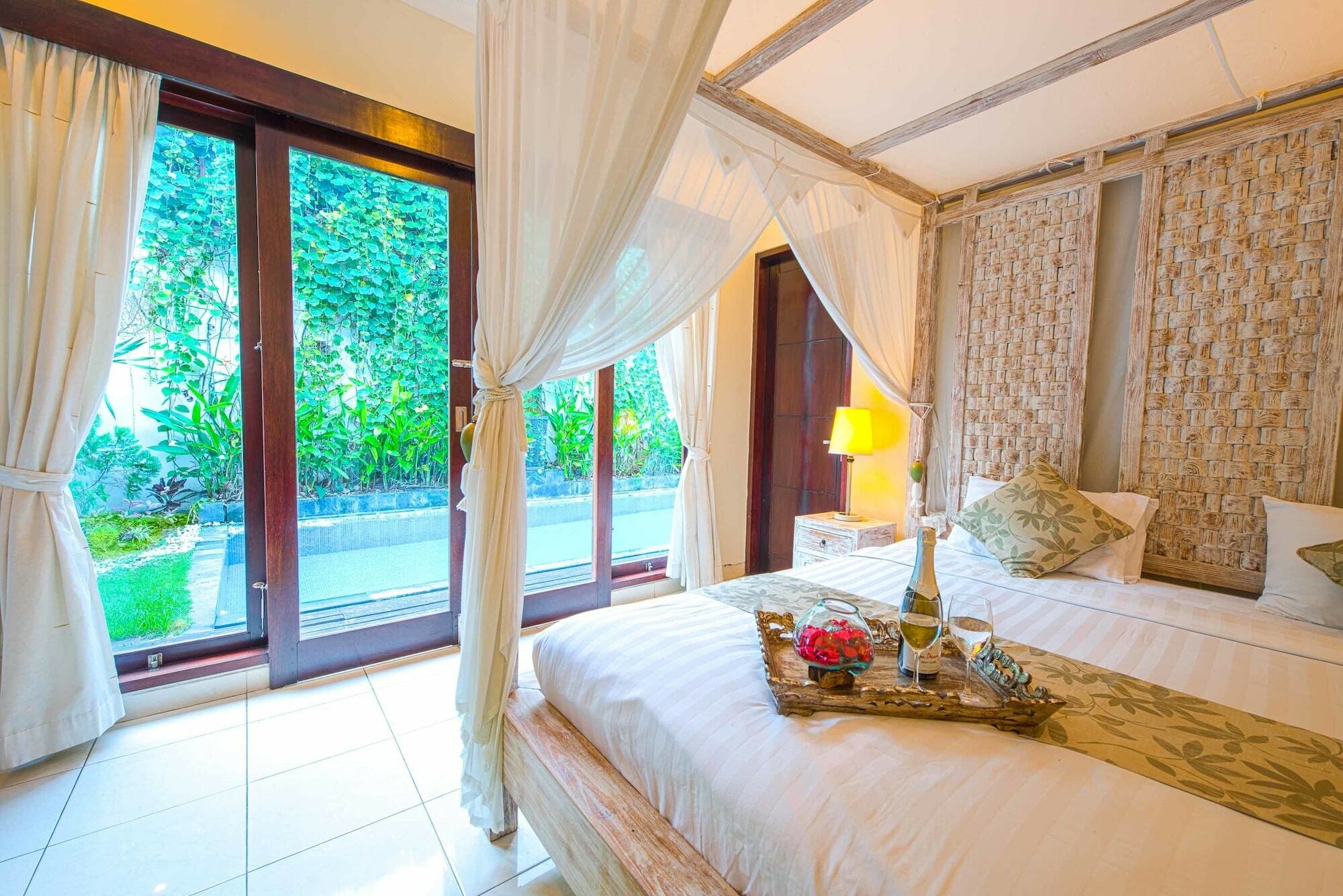 Villa Enjoy - Seminyak Center Zewnętrze zdjęcie